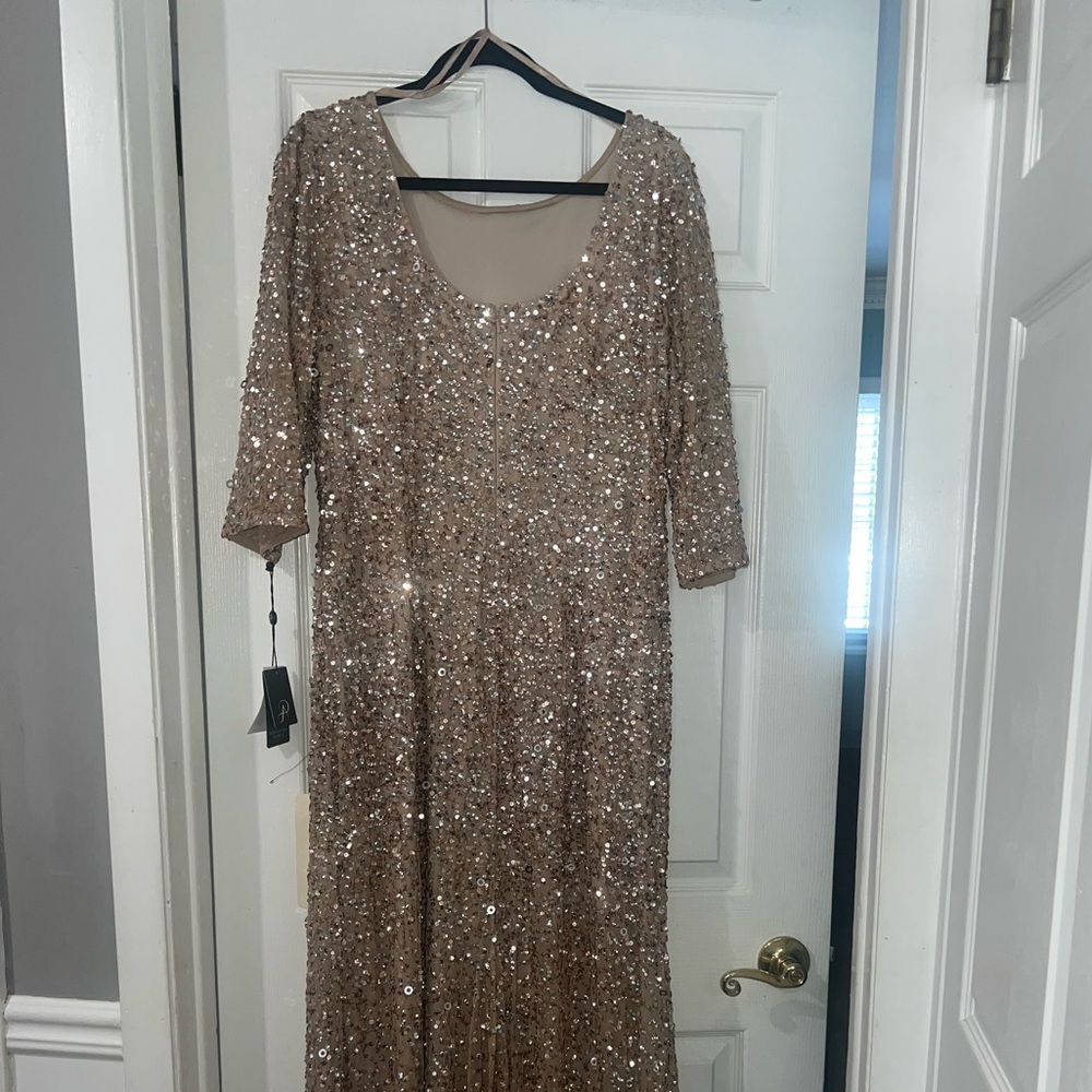 New Adrianna Papell Size 14w gown